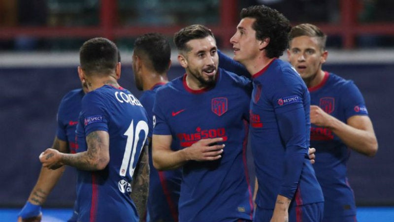 El mexicano celebra gol del Atlético en Champions