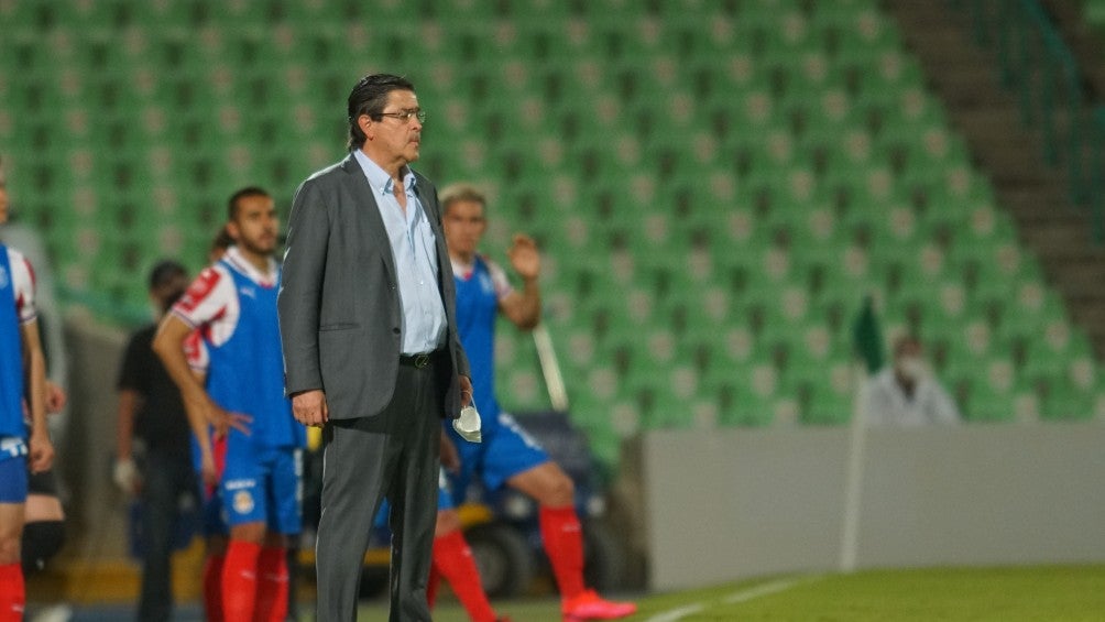 Luis Fernando Tena durante un partido con Chivas