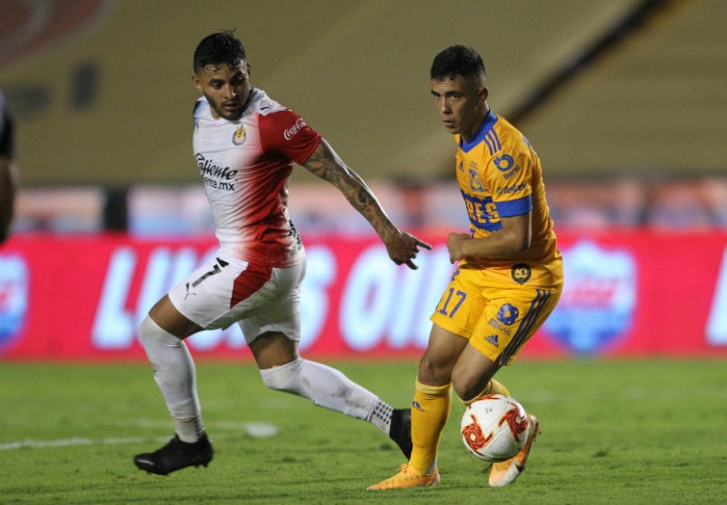 Alexis Vega y Leo Fernández en partido