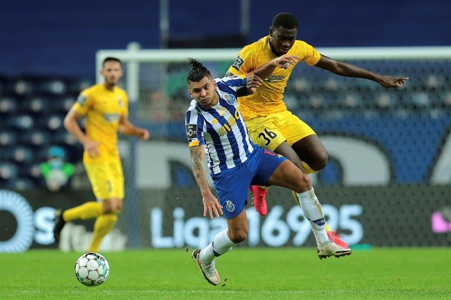 Jesús Corona en partido vs Portimonense