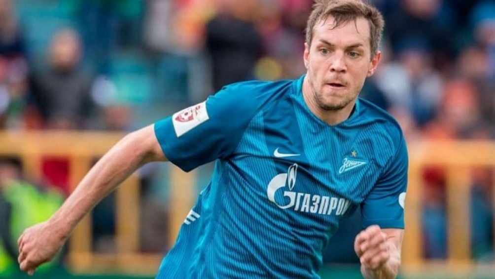 Artiom Dzyuba en partido con el Zenit