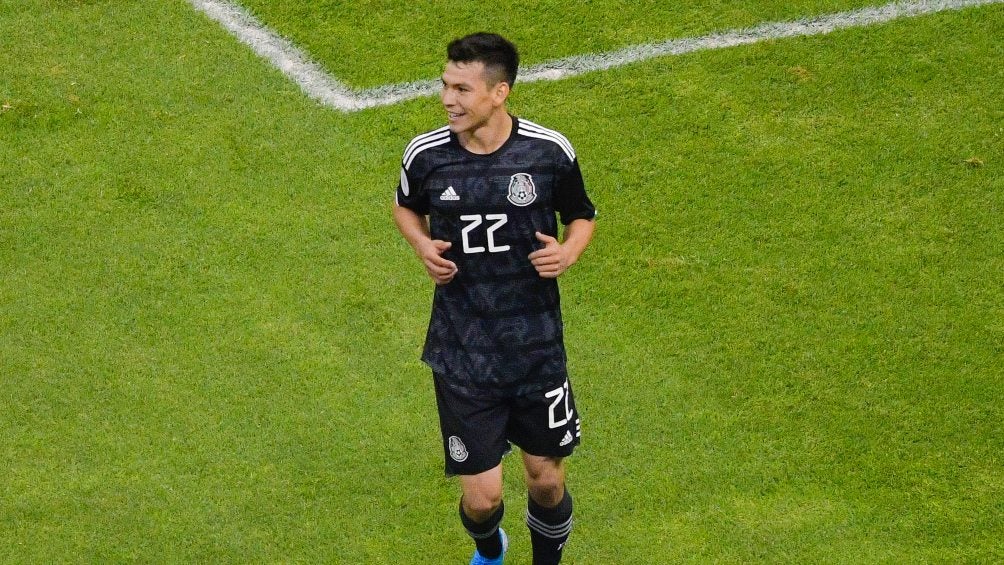 Chucky Lozano durante un partido con México