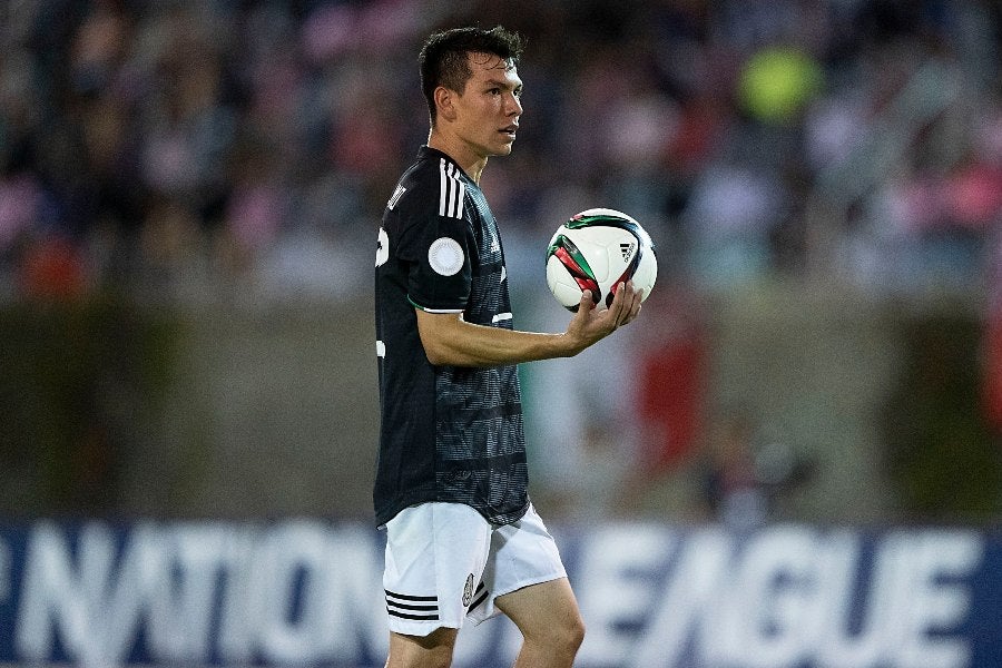 Chucky Lozano durante un partido con México