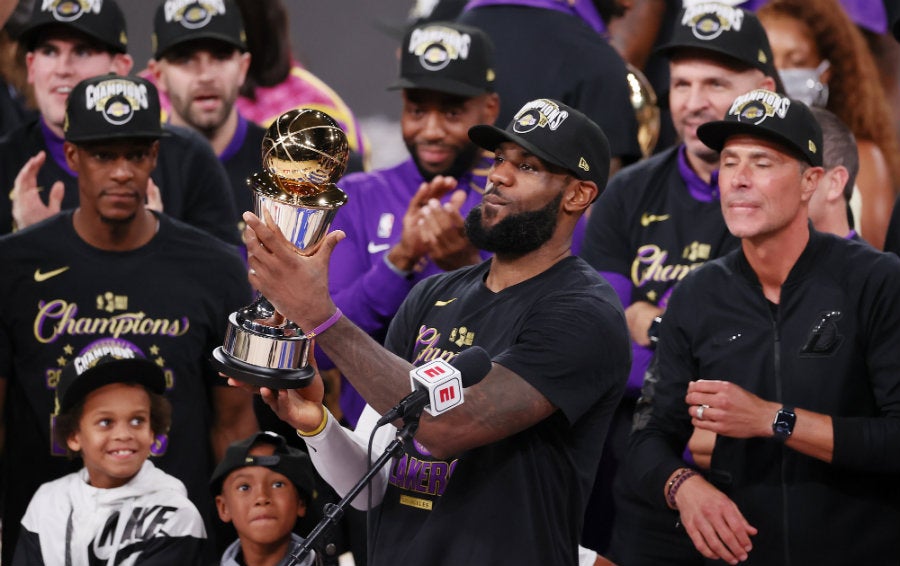 Los Angeles Lakers alzaron el trofeo en la temporada pasada