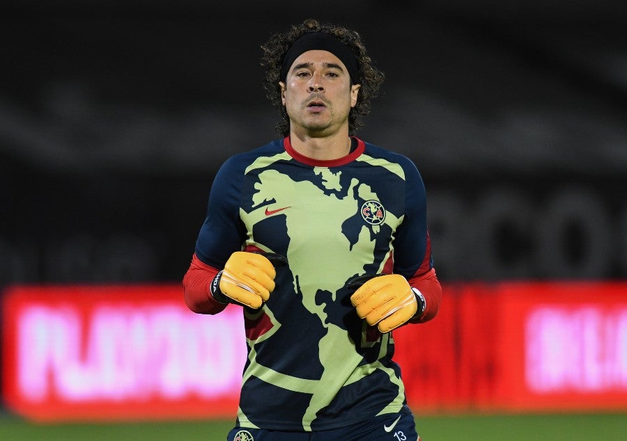 Guillermo Ochoa previo a un partido con América