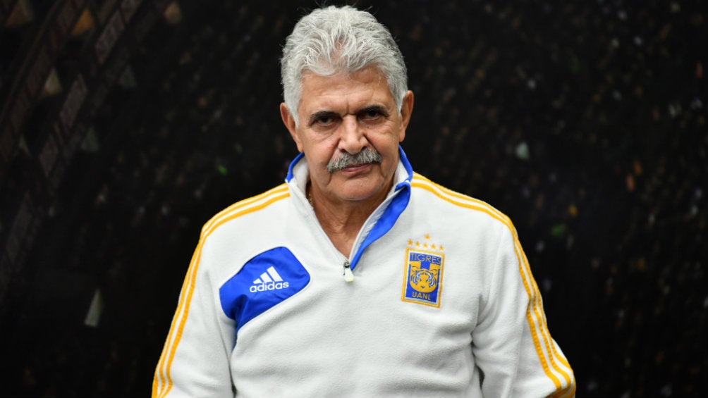 Tuca Ferretti en partido con Tigres