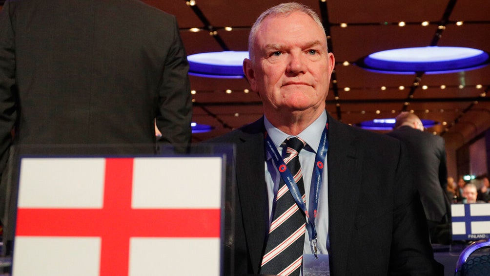 Greg Clarke, en congreso de la UEFA