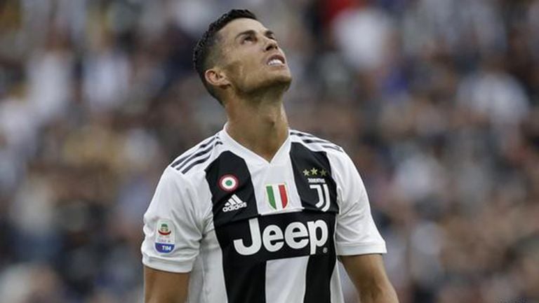 Cristiano Ronaldo durante un duelo con la Juventus