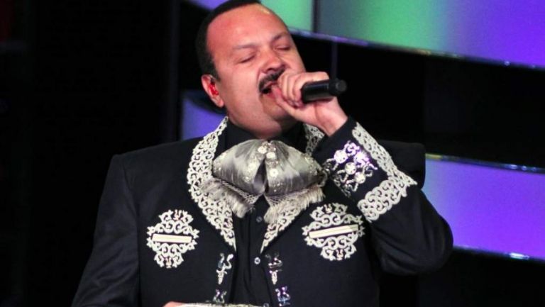 Pepe Aguilar en concierto