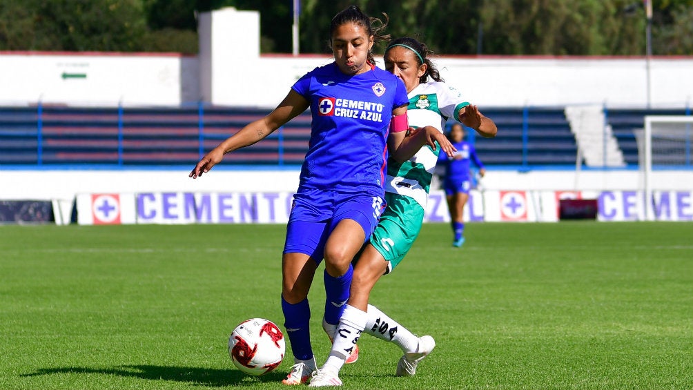 Video: Jugadora de Cruz Azul Femenil evitó gol al 'estilo Huiqui'