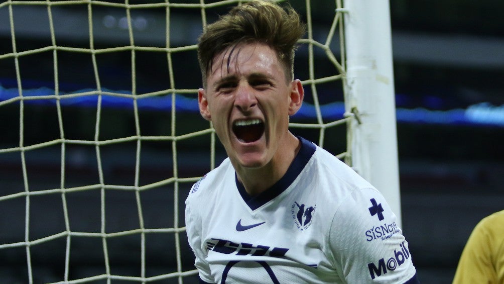 Facundo Waller durante un partido con Pumas