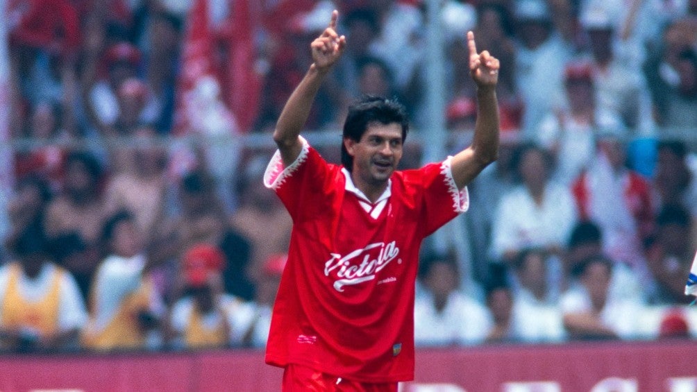 José Saturnino Cardozo durante un partido con Toluca