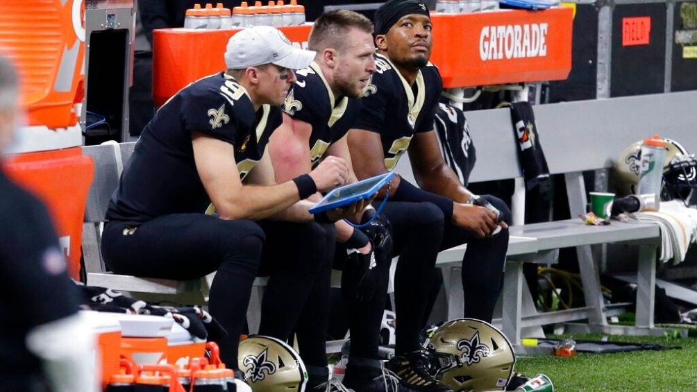 Drew Brees durante el juego ante 49ers