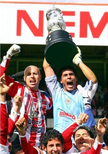 Oswaldo Campeón con Chivas en el Apertura 2006