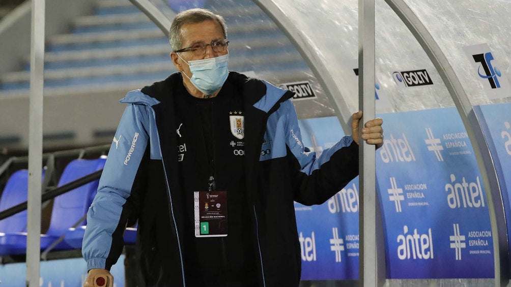 Óscar Washington Tabárez en partido