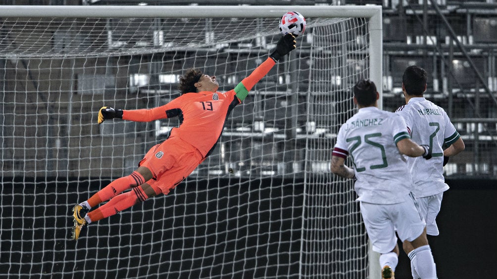 Tata Martino sobre titularidad de Memo Ochoa: 'Tiene que seguir compitiendo'