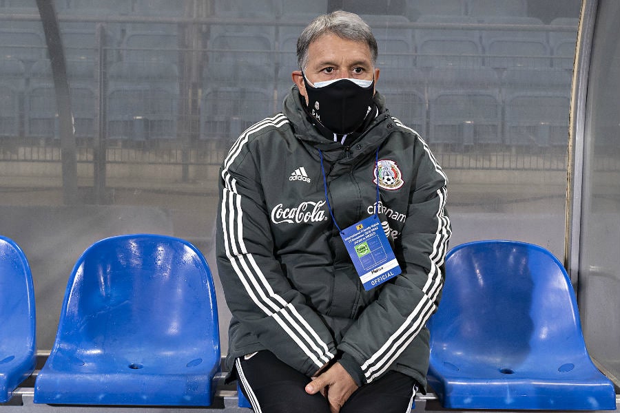 Gerardo Martino durante el juego ante los nipones