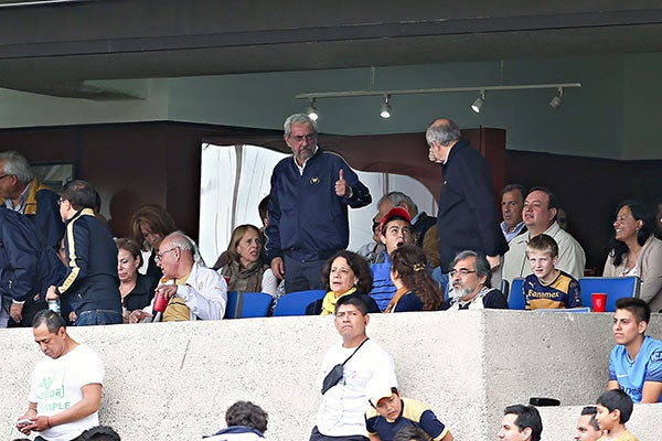  Enrique Graue, rector de la UNAM, durante un partido