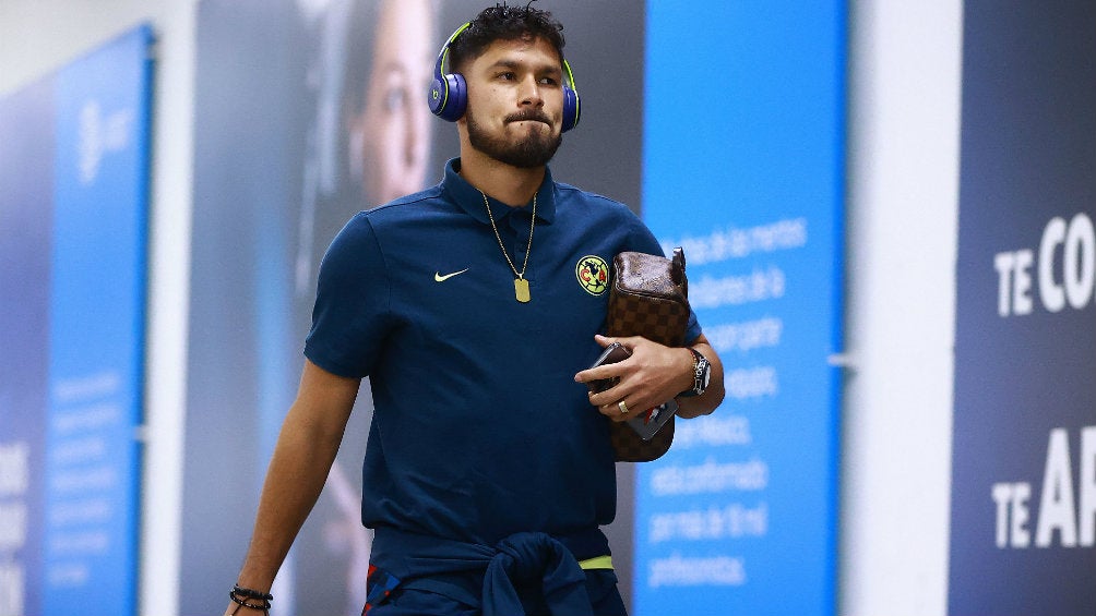 Bruno Valdez llegando al Estadio Azteca