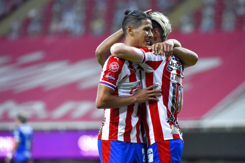 Chivas en festejo de gol