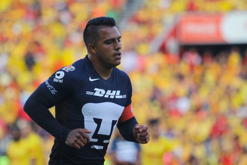 Javier Cortés jugando con Pumas