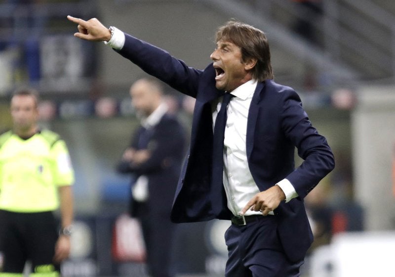 Antonio Conte da indicaciones en un duelo del Inter 