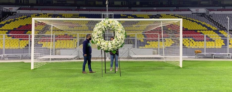 Estadio Azteca recuerda al Pelusa tras su fallecimiento