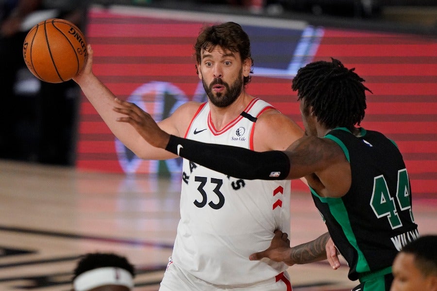 Marc Gasol en un juego con los Raptors de Toronto