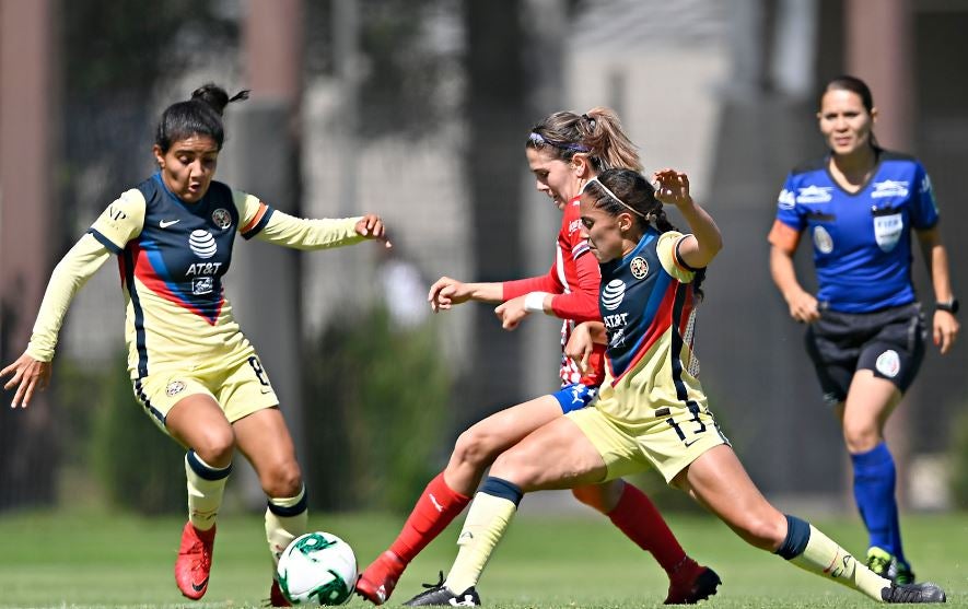 Acciones entre América y Chivas en la Liga MX Femenil