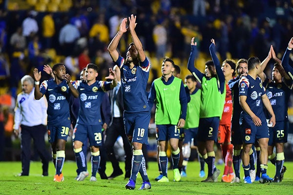 Las Águilas celebran tras remontar a Tigres