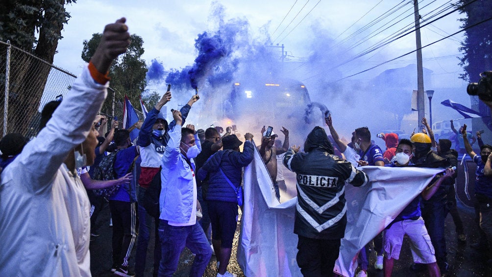 Porra de Cruz Azul en recibimiento