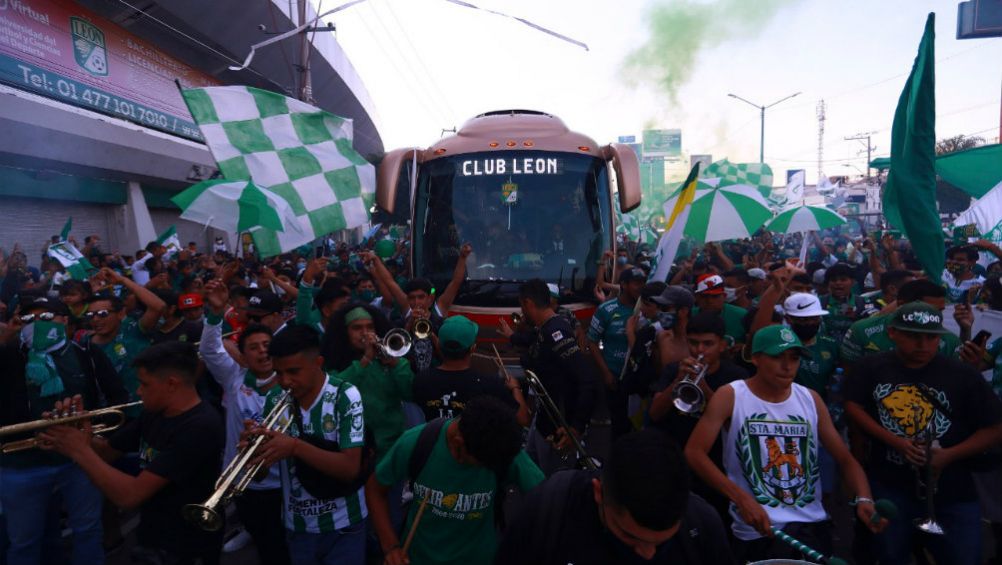 Recibimiento a León previo al partido vs Puebla