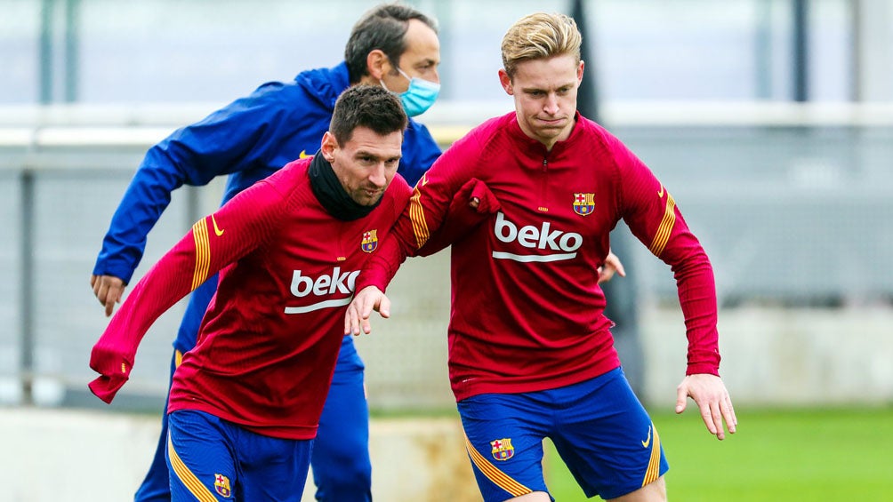 Lionel Messi y Frenkie de Jong durante un entrenamiento 