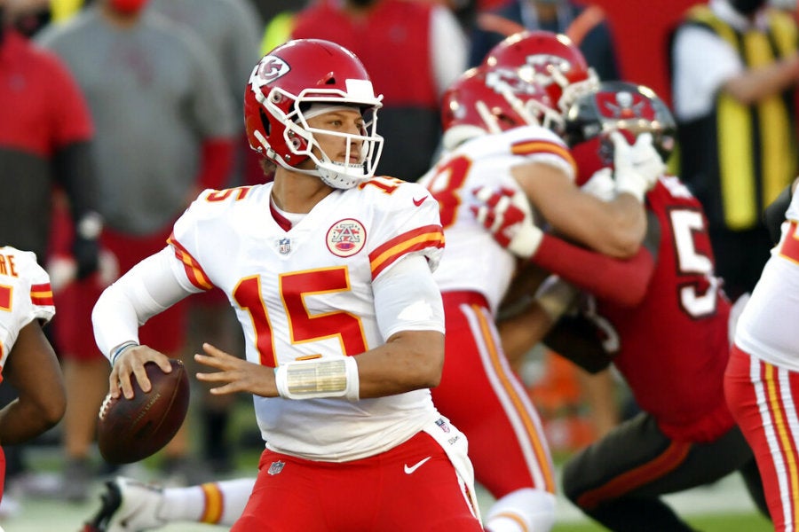 Patrick Mahomes durante el juego ante Buccaneers