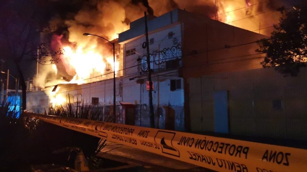 Incendio en oficina de la CFE en CDMX