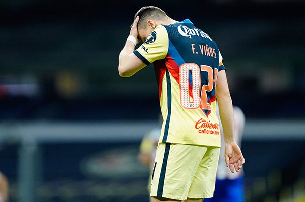 Federico Viñas en el partido contra Chivas