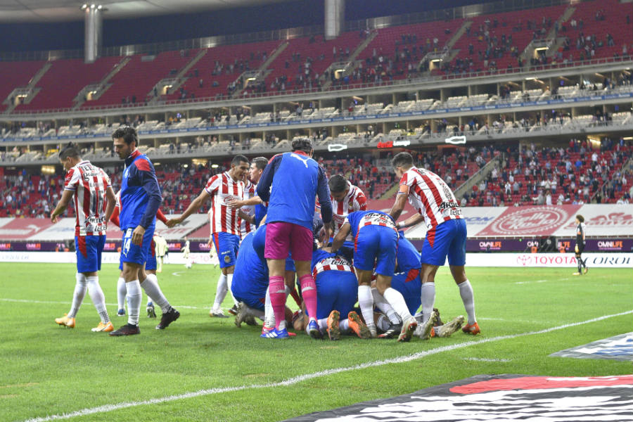 Chivas venció al América en la Ida de los Cuartos de Final con seguidores en la tribuna