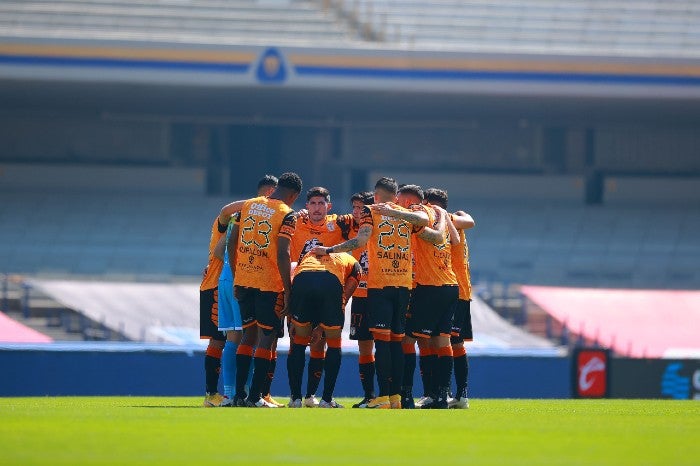 Jugadores de Pachuca previo al duelo contra Pumas