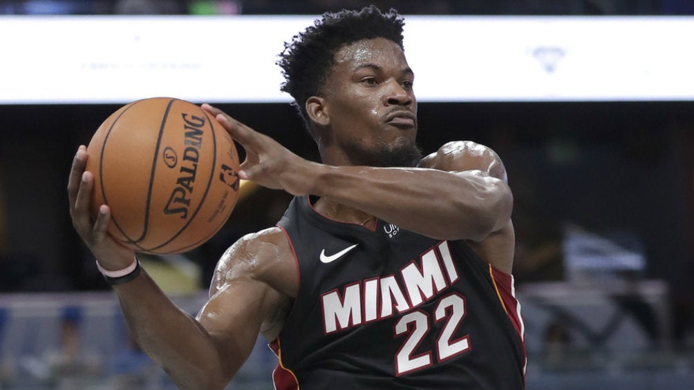 Jimmy Butler fue visto en una cita romántica con Selena Gómez