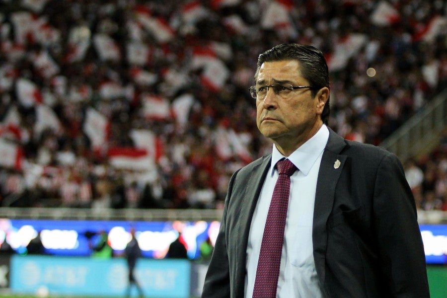 Luis Fernando Tena durante un partido con Chivas