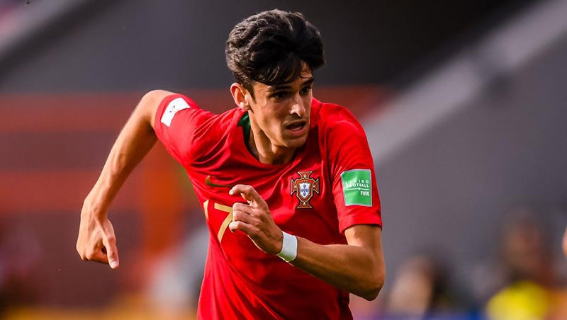 Trincao durante un duelo con la selección de Portugal 