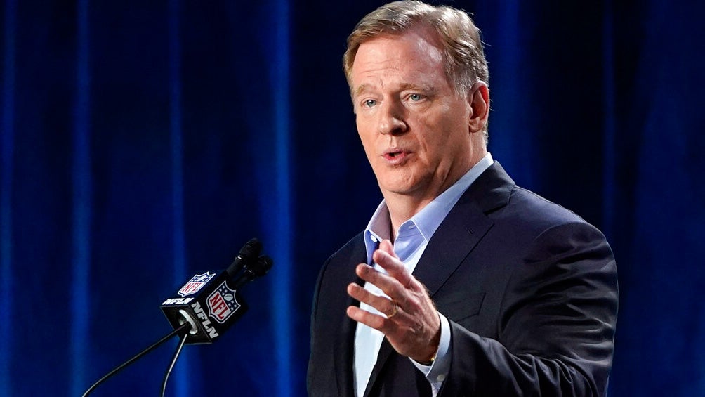 Roger Goodell, en charla con los medios