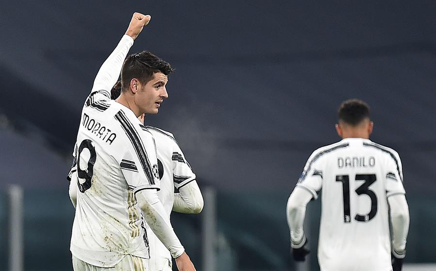 Morata festeja su gol con la Juve