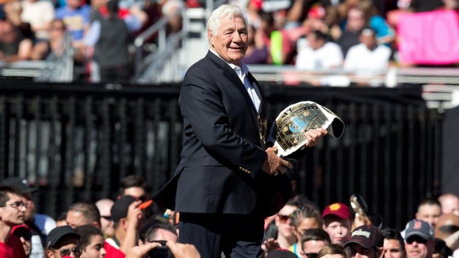 Pat Patterson en un evento de la WWE