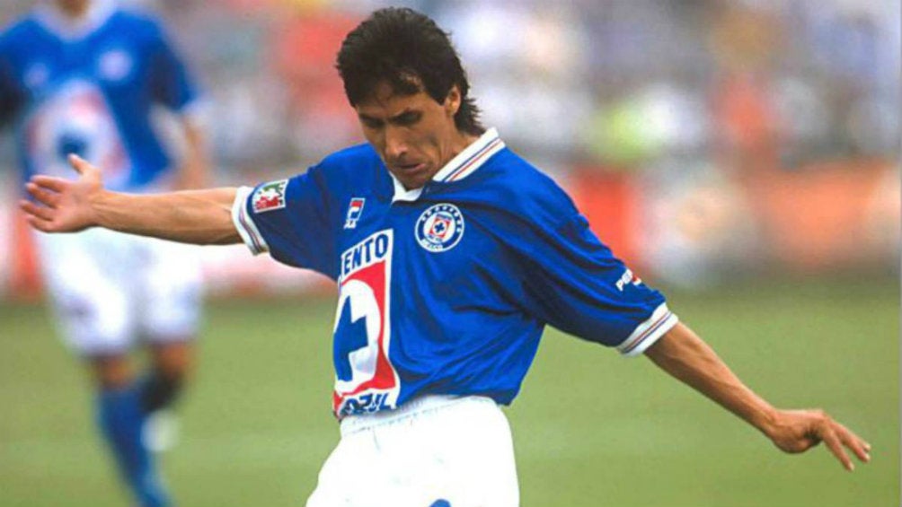 Lupillo Castañeda jugando con Cruz Azul