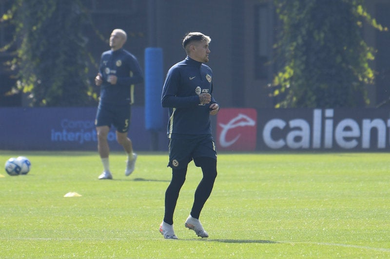 Nico Castillo en entrenamiento