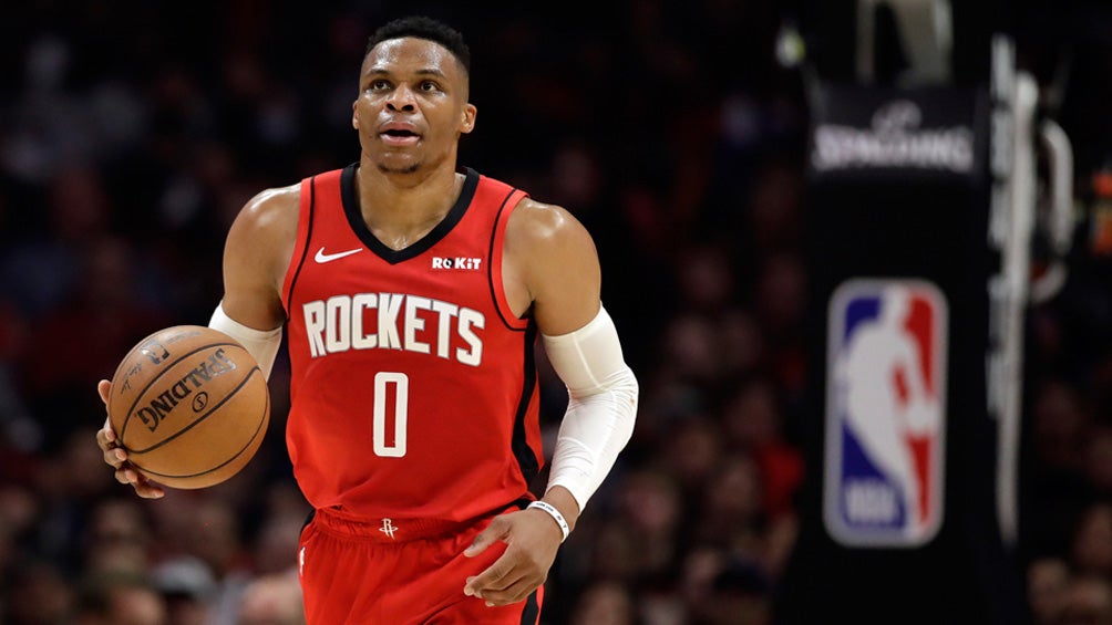 Russell Westbrook durante un juego con los Rockets de Houston