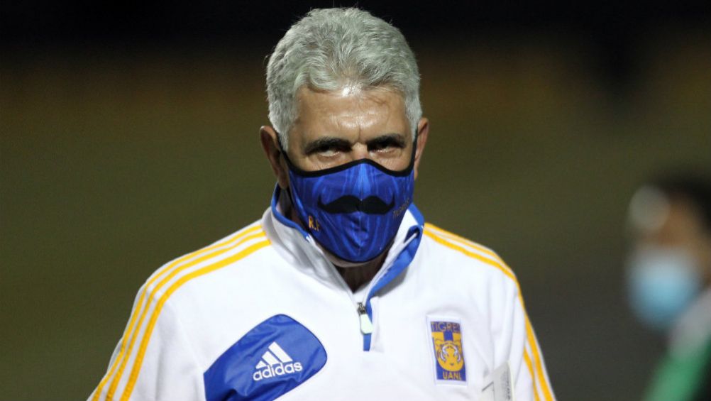 Tuca Ferretti, técnico de Tigres