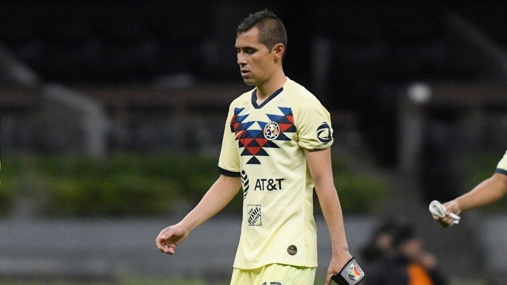 Paul Aguilar en un partido con América