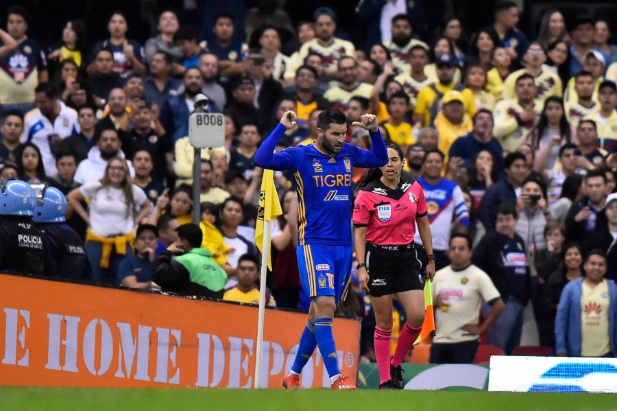 André-Pierre Gignac festejando un gol